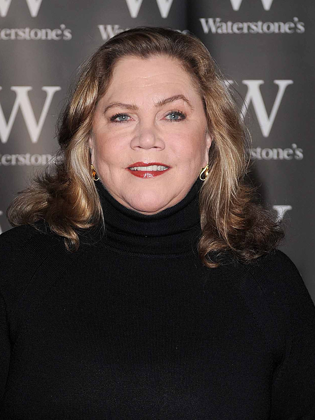 How tall is Kathleen Turner?